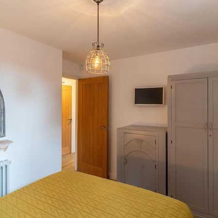 Luxury Chapel Apartment Within City Walls Chester Exteriör bild