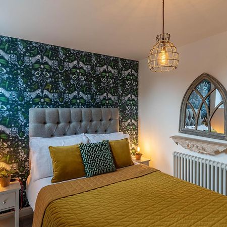 Luxury Chapel Apartment Within City Walls Chester Exteriör bild